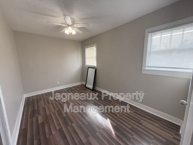 Building Photo - 116 S Stanford St