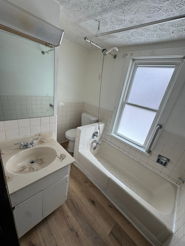 Building Photo - 2118 11th St SW