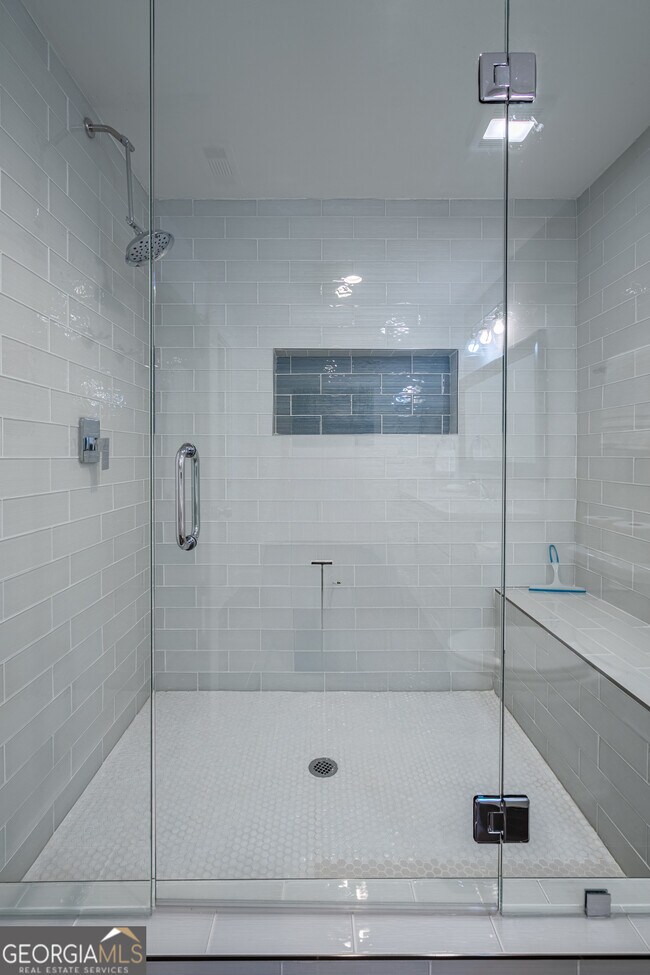 Building Photo - 2617 Caladium Dr NE