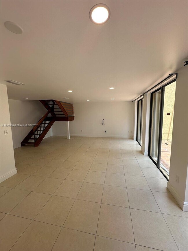 Building Photo - 10119 Costa Del Sol Blvd