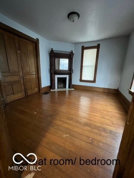 Building Photo - 415 Oak St