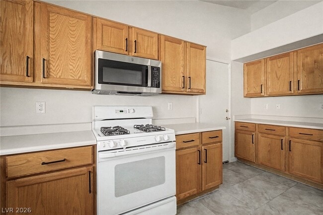 Building Photo - 3385 Wayward Ct