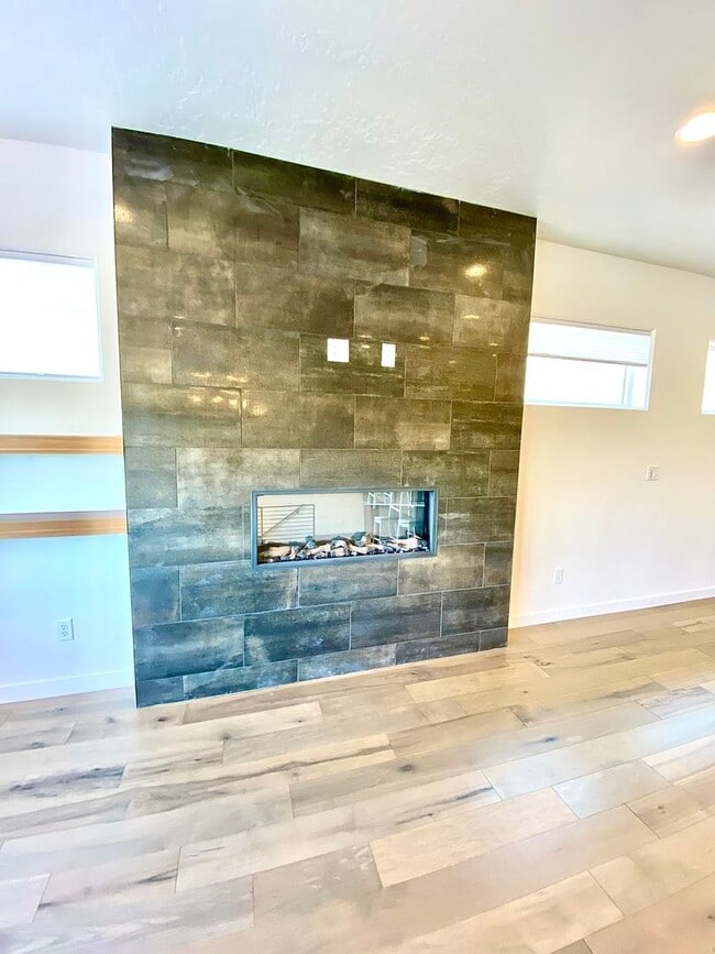 Building Photo - 1258 E Echelon Rdg Ln