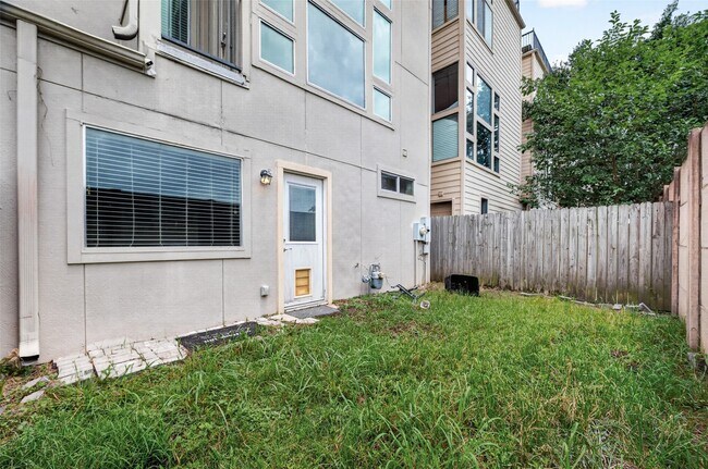 Building Photo - 2352 Sperber Ln
