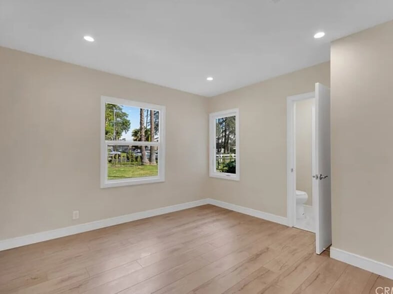 Building Photo - 17024 Sherman Way