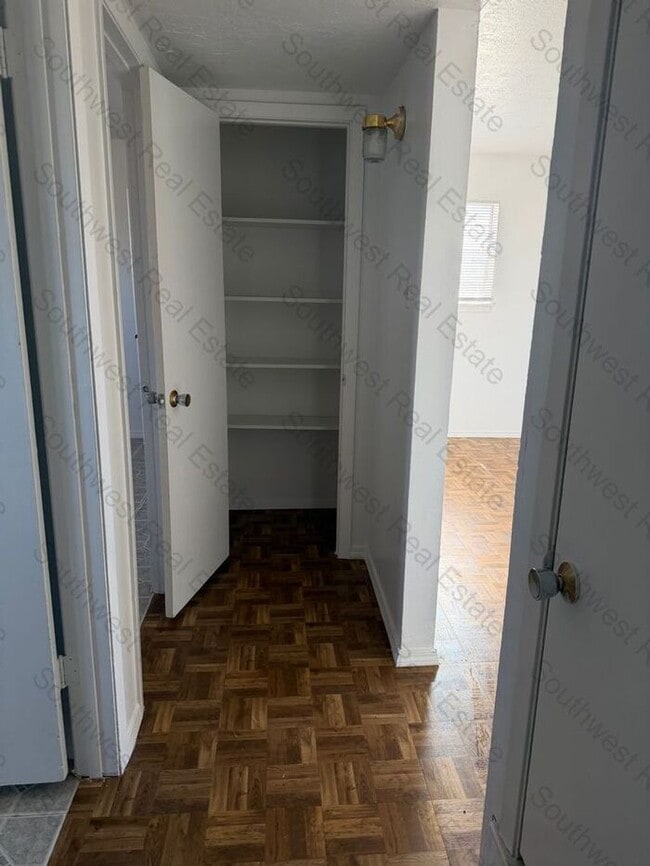 Building Photo - Duplex in Texico, NM