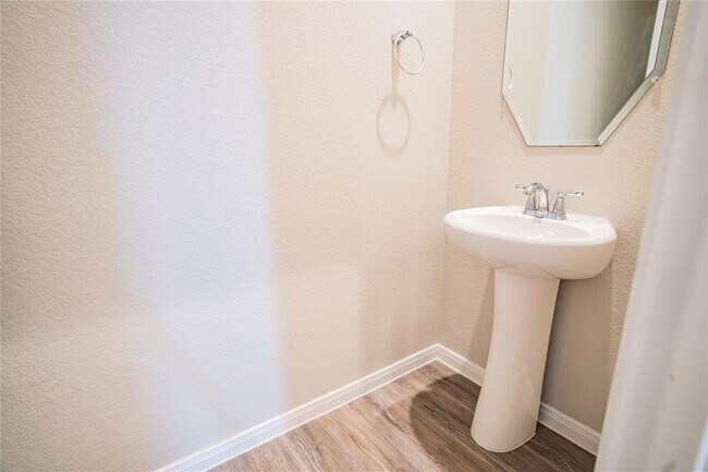 Building Photo - 24227 Brookdale Heights Pl