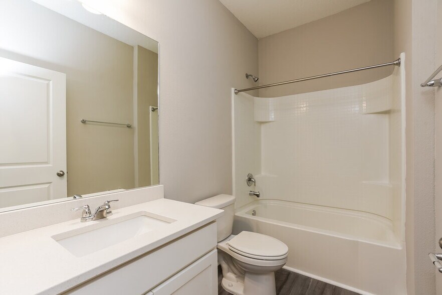 Building Photo - 807 Kings Pine Ct