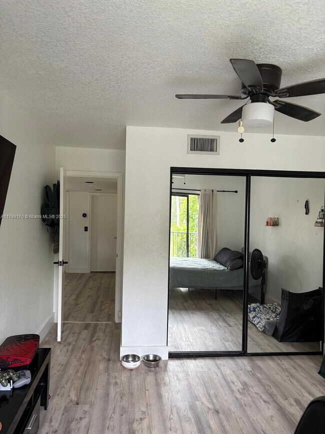 Building Photo - 1430 SW 109th Way