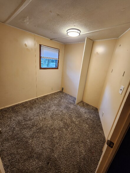 Building Photo - 10542 Lynnwood Ave