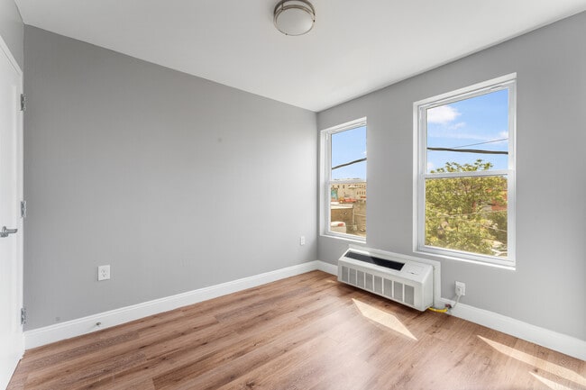 Building Photo - 18 Canfield St