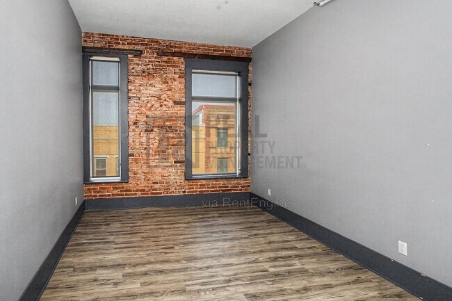 Building Photo - 1214 2nd St