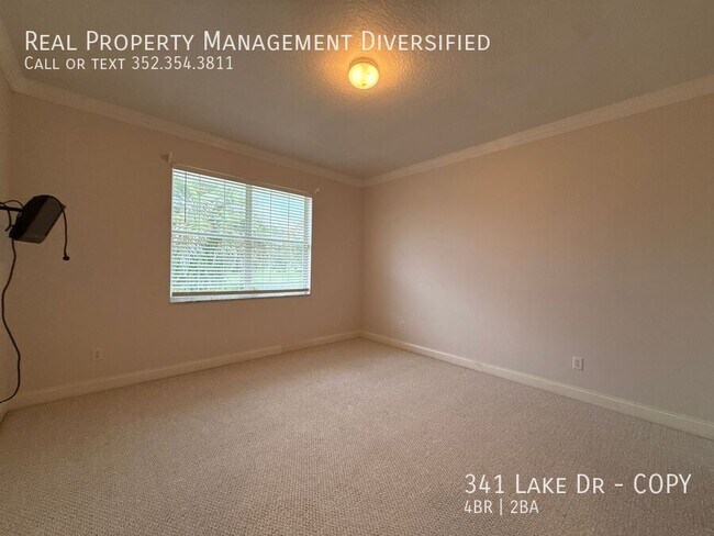 Building Photo - 341 Lake Dr