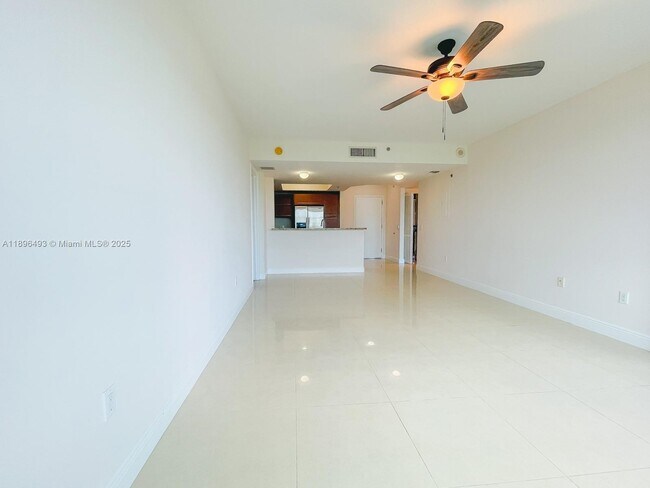 Building Photo - 2641 N Flamingo Rd