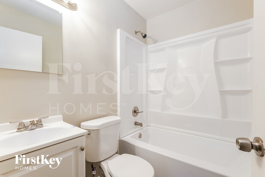 Building Photo - 2596 Yale Terrace