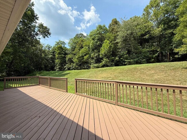 Building Photo - 7697 Hedgesville Rd