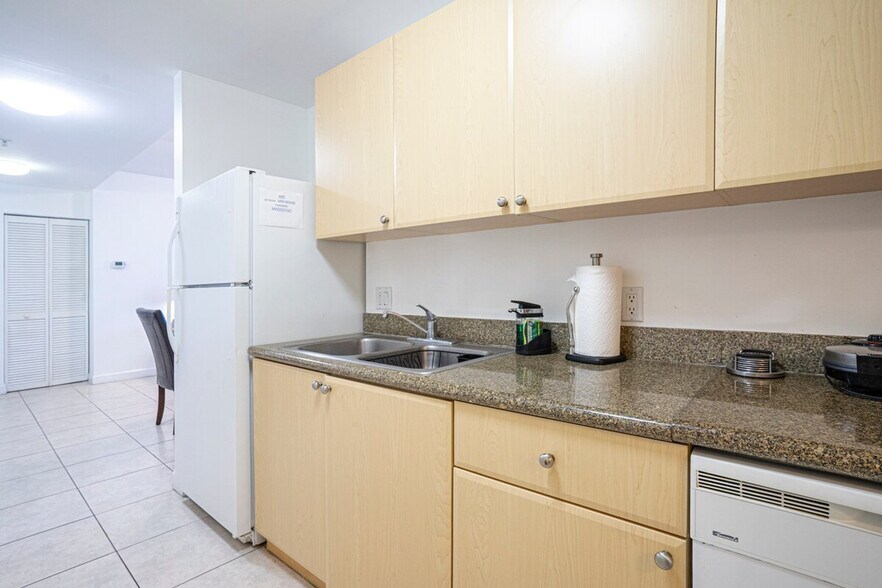 Building Photo - 2280 SW 32nd Ave