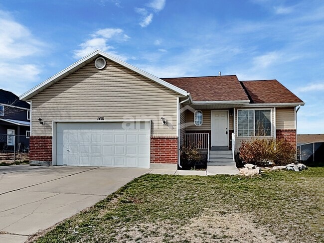 Building Photo - 1401 N 2225 W