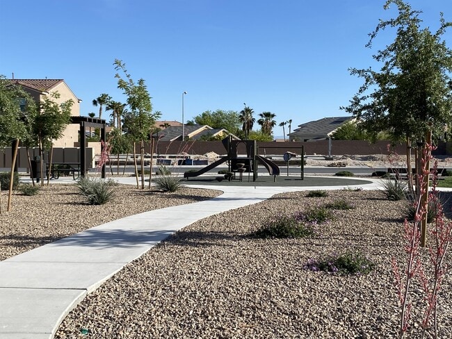 Building Photo - 2212 Stone Well Rd