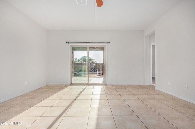 Building Photo - 4880 S 246th Ln