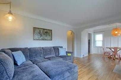 Building Photo - 14821 Russell Ave