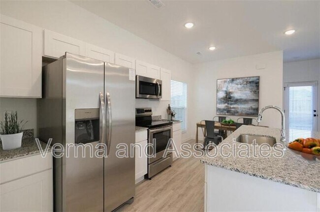 Building Photo - 840 Ventnor Ave