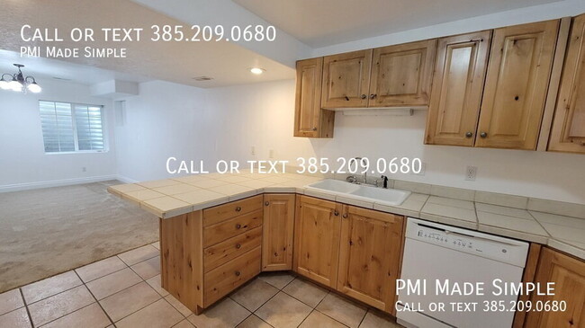 Building Photo - 3042 E Somerset Dr