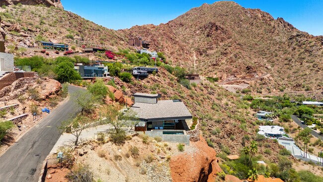 Building Photo - 4925 E Red Rock Dr