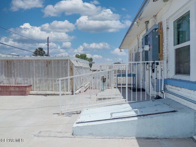 Building Photo - 3729 Morehead Ave