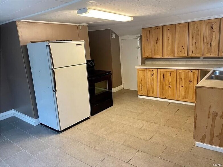 Building Photo - 820 Mill St