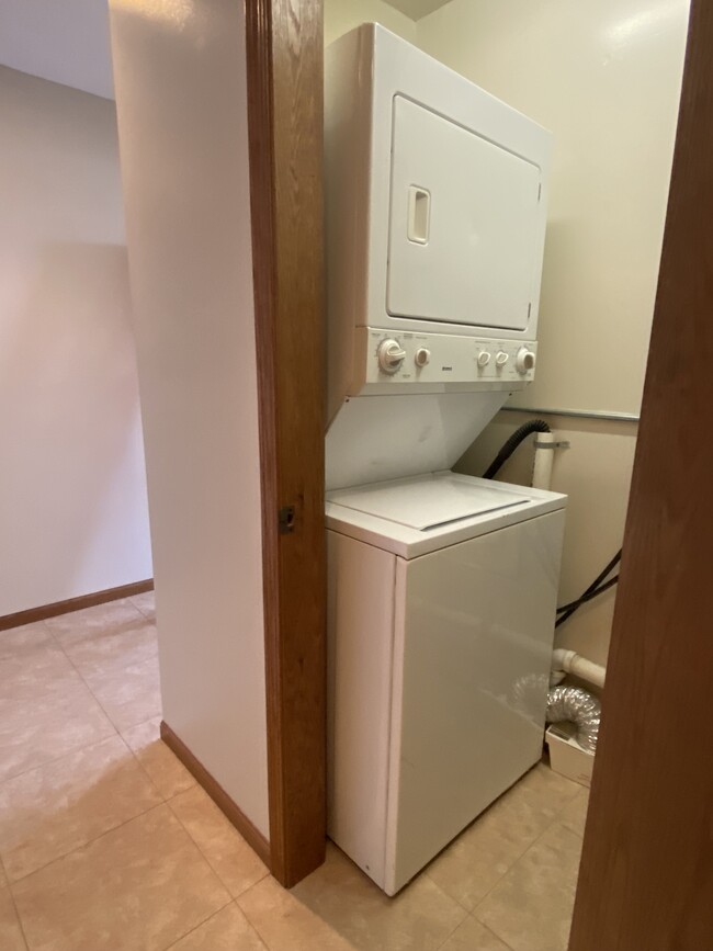 In Unit Washer and Dryer - 112 S Waupansie St
