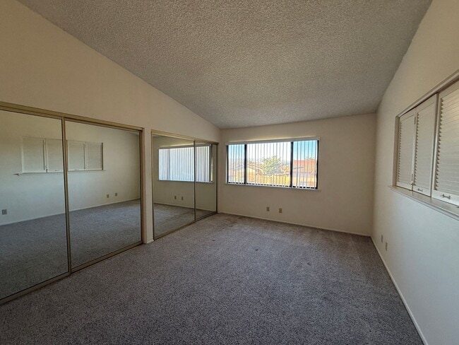Building Photo - Beautiful Two Story Orcutt Town Home in th...