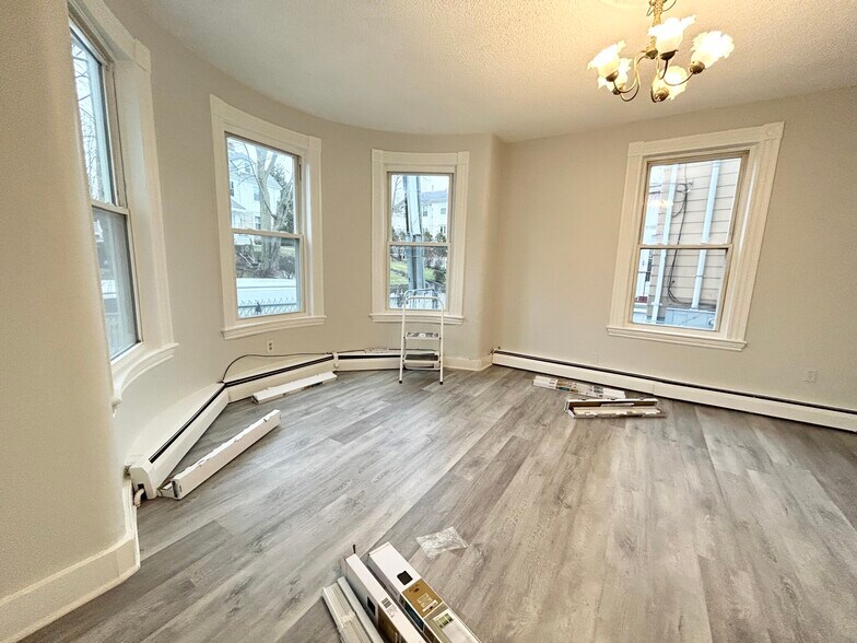 Building Photo - 8-10 Oakland St. Unit 1