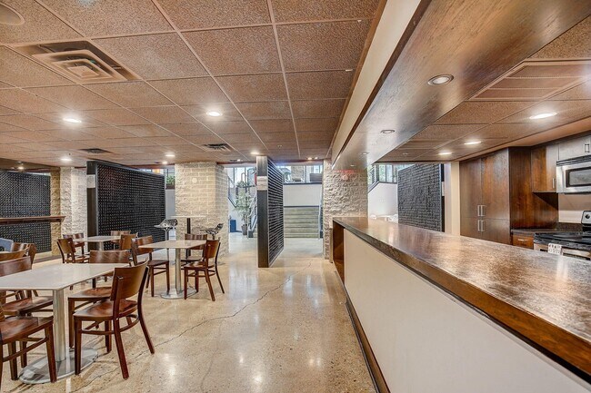 Building Photo - 270 E Highland Ave