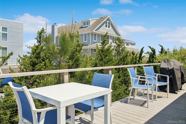 Building Photo - 846 Dune Rd