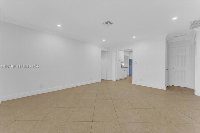 Building Photo - 5208 NE 5th Ave