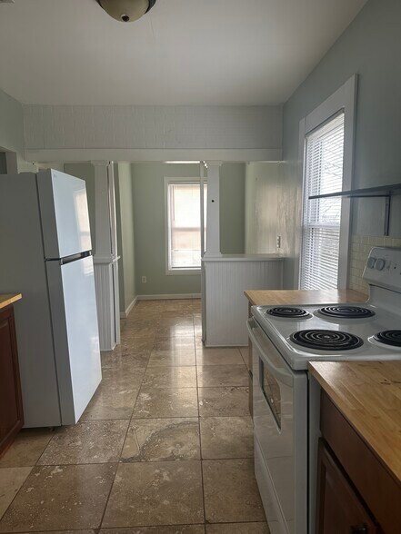 Building Photo - 315 E Columbia Ave