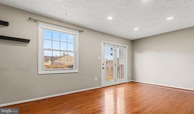 Building Photo - 6359 New Haven Ct