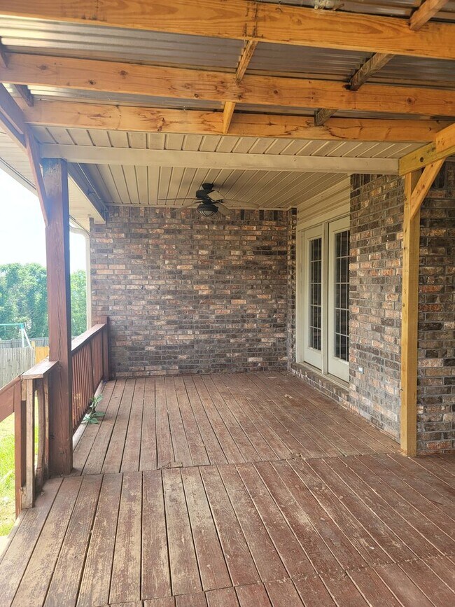 Building Photo - Beautiful 4 Br for Rent in Van Buren!! Com...