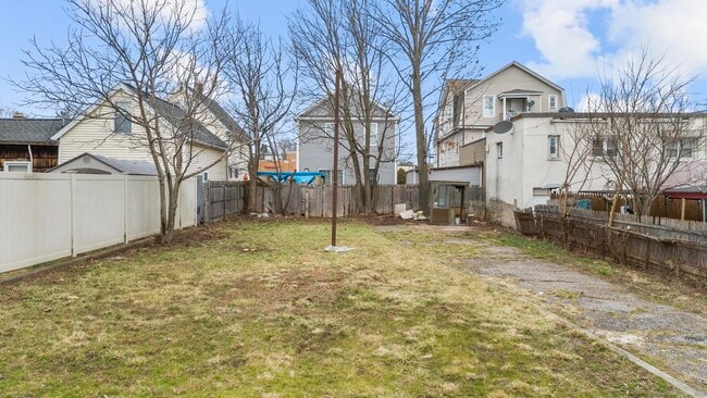 Building Photo - 26 Woodmont Ave