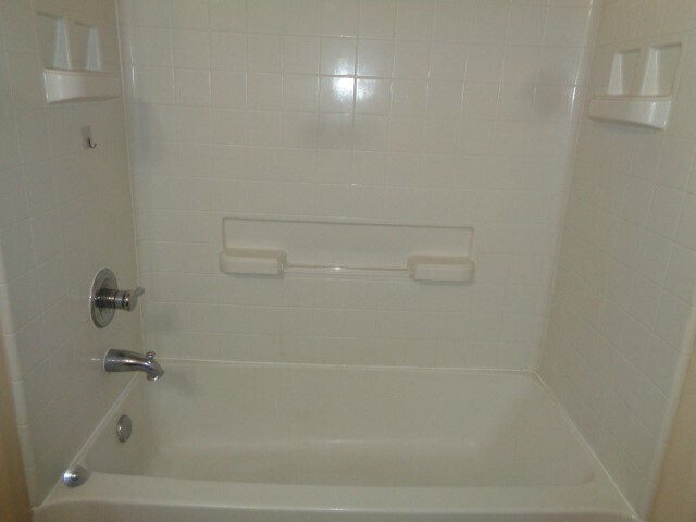 Building Photo - 7906 Big Oak Dr