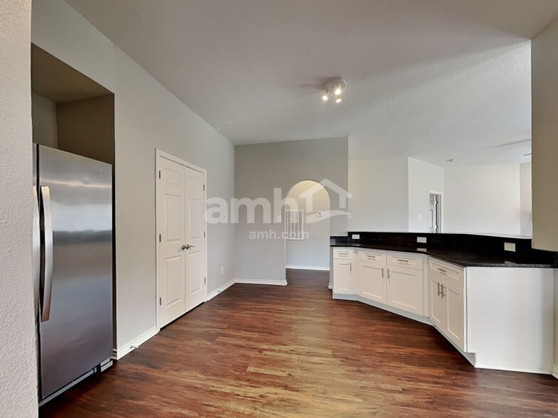 Building Photo - 5010 Chase Mountain Dr