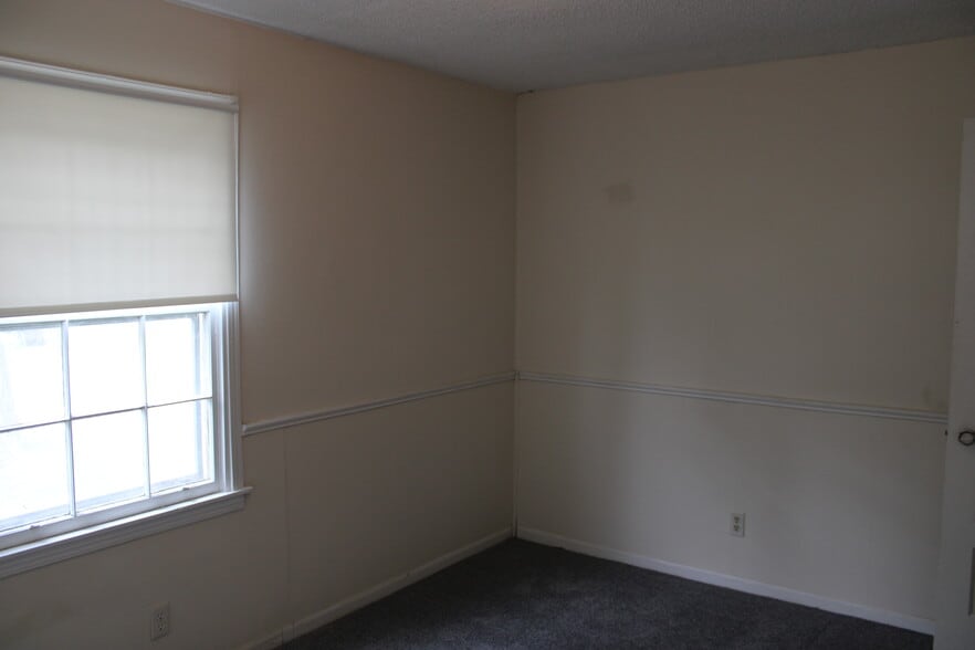 Building Photo - 4407 E Bayley St
