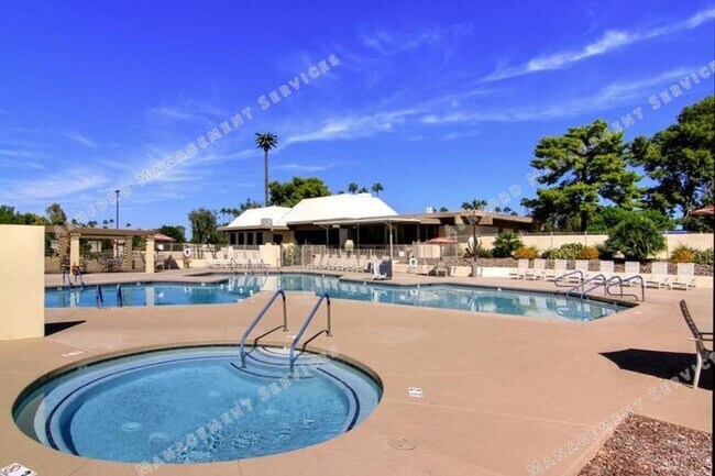 Building Photo - GOLF COURSE HOME W AMENITIES GALORE IN FOUNTAIN OF THE SUN 55+ COMMUNITY & COUNTRY CLUB