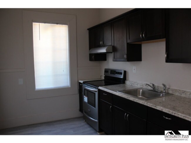 Building Photo - 505 1/2 N Morrison Ave