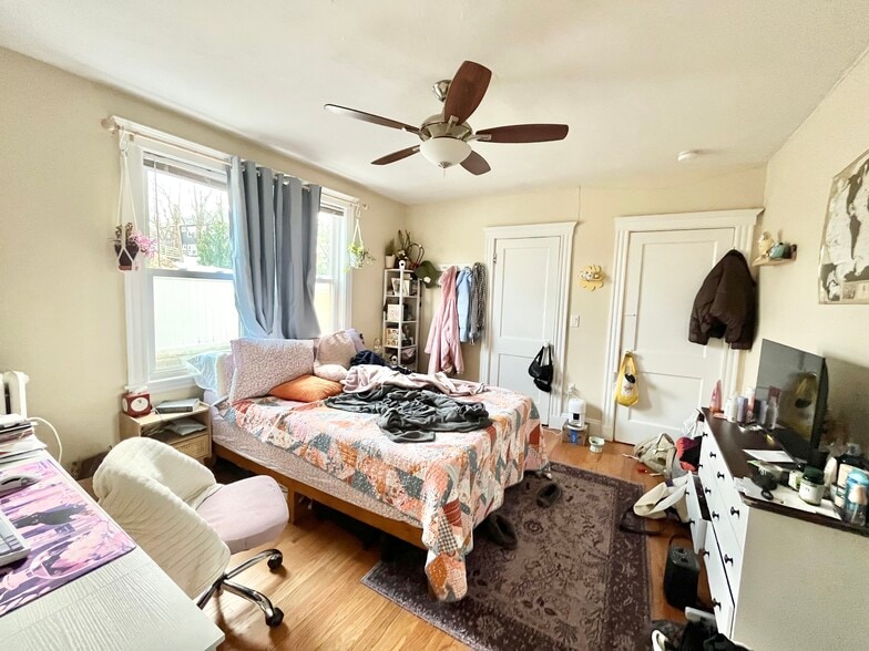 Building Photo - 58 Atkins St