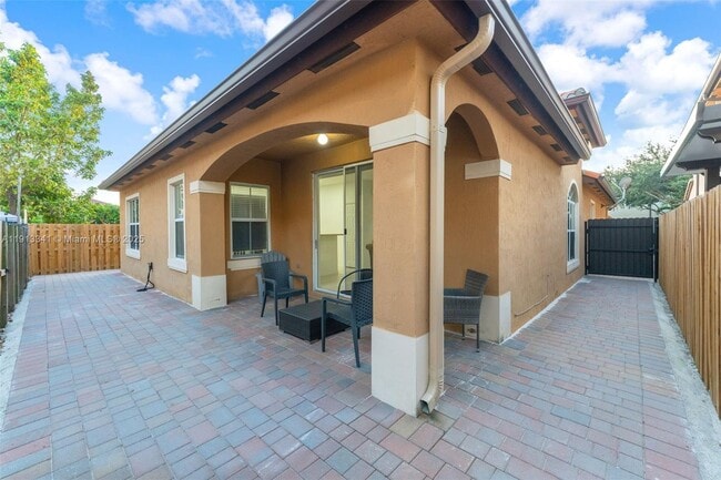 Building Photo - 3141 SW 154th Ct