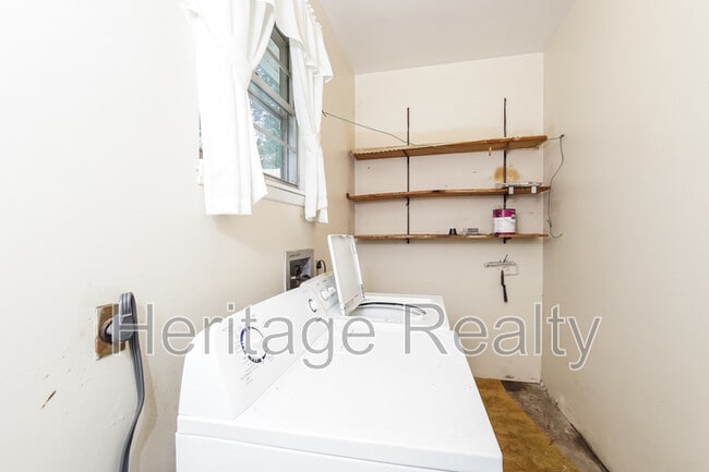 Building Photo - 5705 Haynes-Sterchi Rd