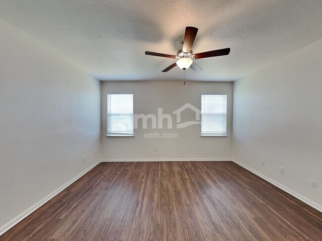 Building Photo - 2725 Wolfcreek