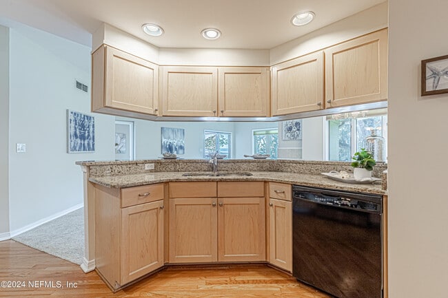 Building Photo - 2099 Winterbourne W